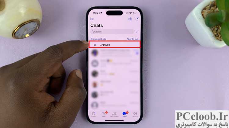 چگونه چت های واتساپ را در آیفون بایگانی و از حالت آرشیو خارج کنیم